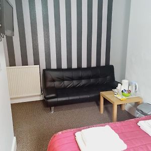 Double Room En Suite Bathroom